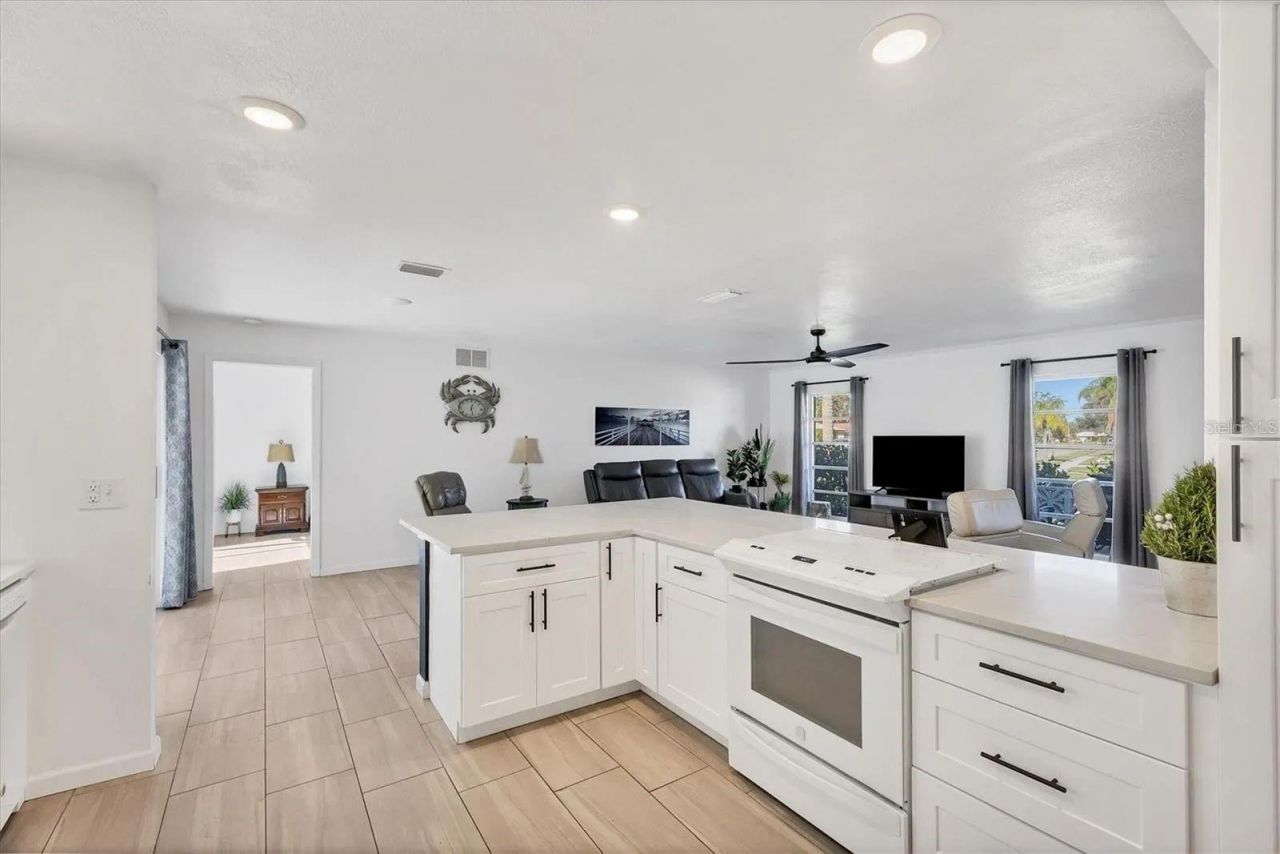 2410 Cass Street, Sarasota, FL 34231 Photo