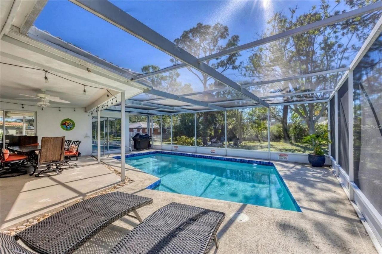 2410 Cass Street, Sarasota, FL 34231 Photo