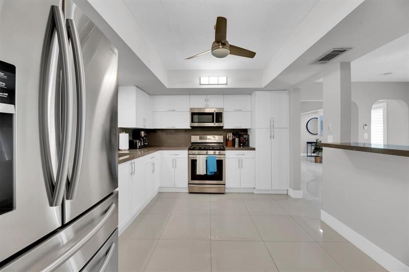 9611 NW 3rd Street, Pembroke Pines, FL 33024 Photo