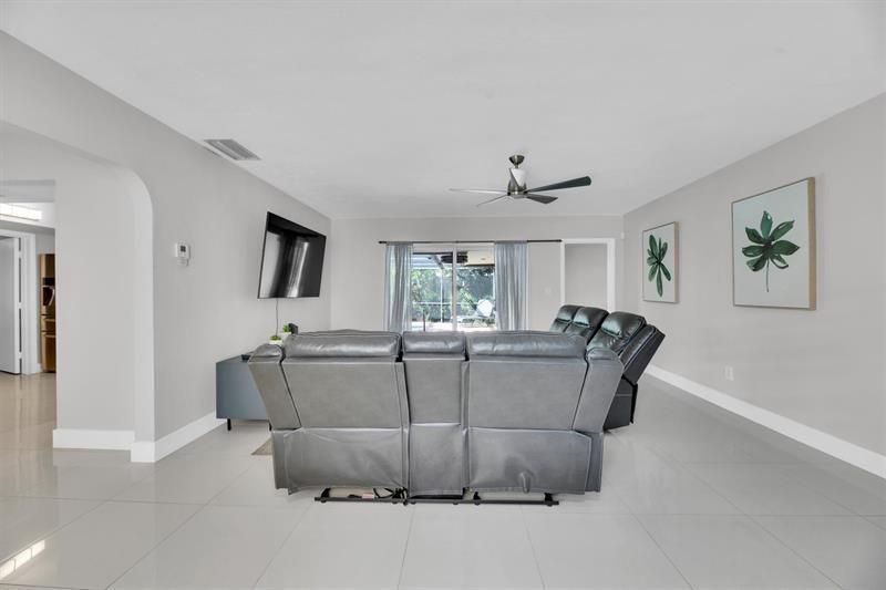 9611 NW 3rd Street, Pembroke Pines, FL 33024 Photo