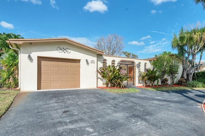 9611 NW 3rd Street, Pembroke Pines, FL 33024 Photo
