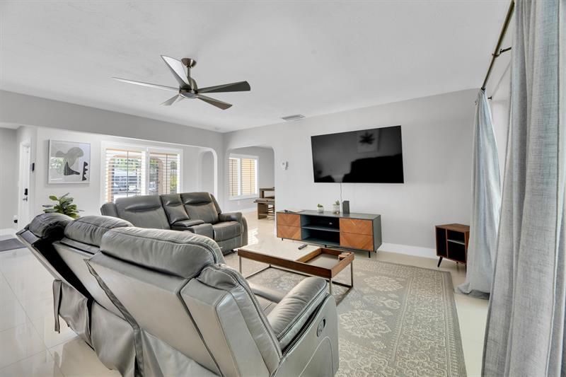 9611 NW 3rd Street, Pembroke Pines, FL 33024 Photo