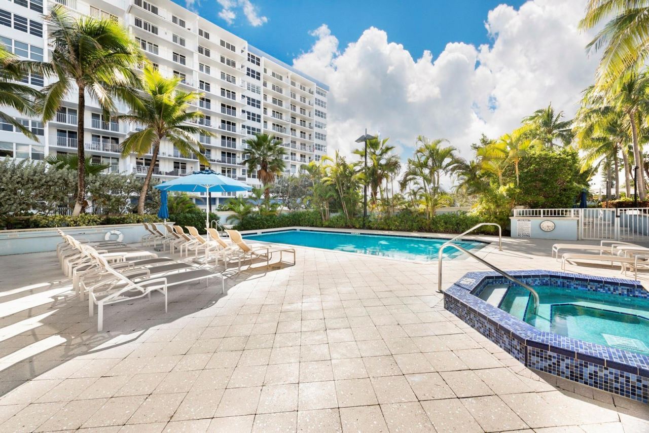 701 SE 21st Avenue, Unit 502, Deerfield Beach, FL 33441 Photo