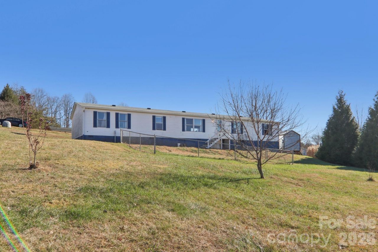 99 Colton Drive, Leicester, NC 28748 Main Photo