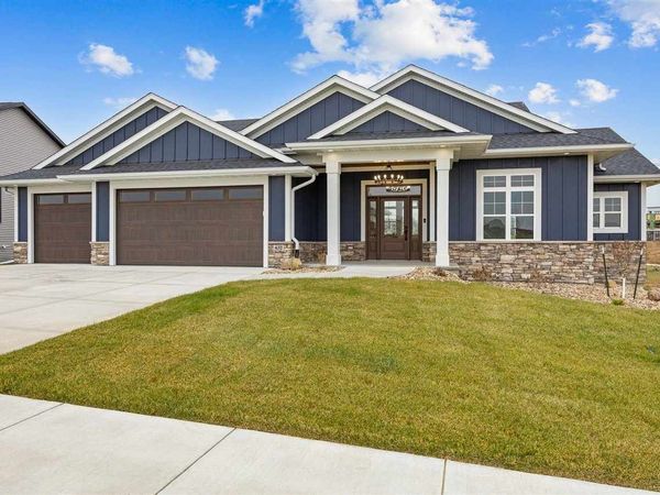 632 Rock Ridge Rd, Tiffin, IA 52340