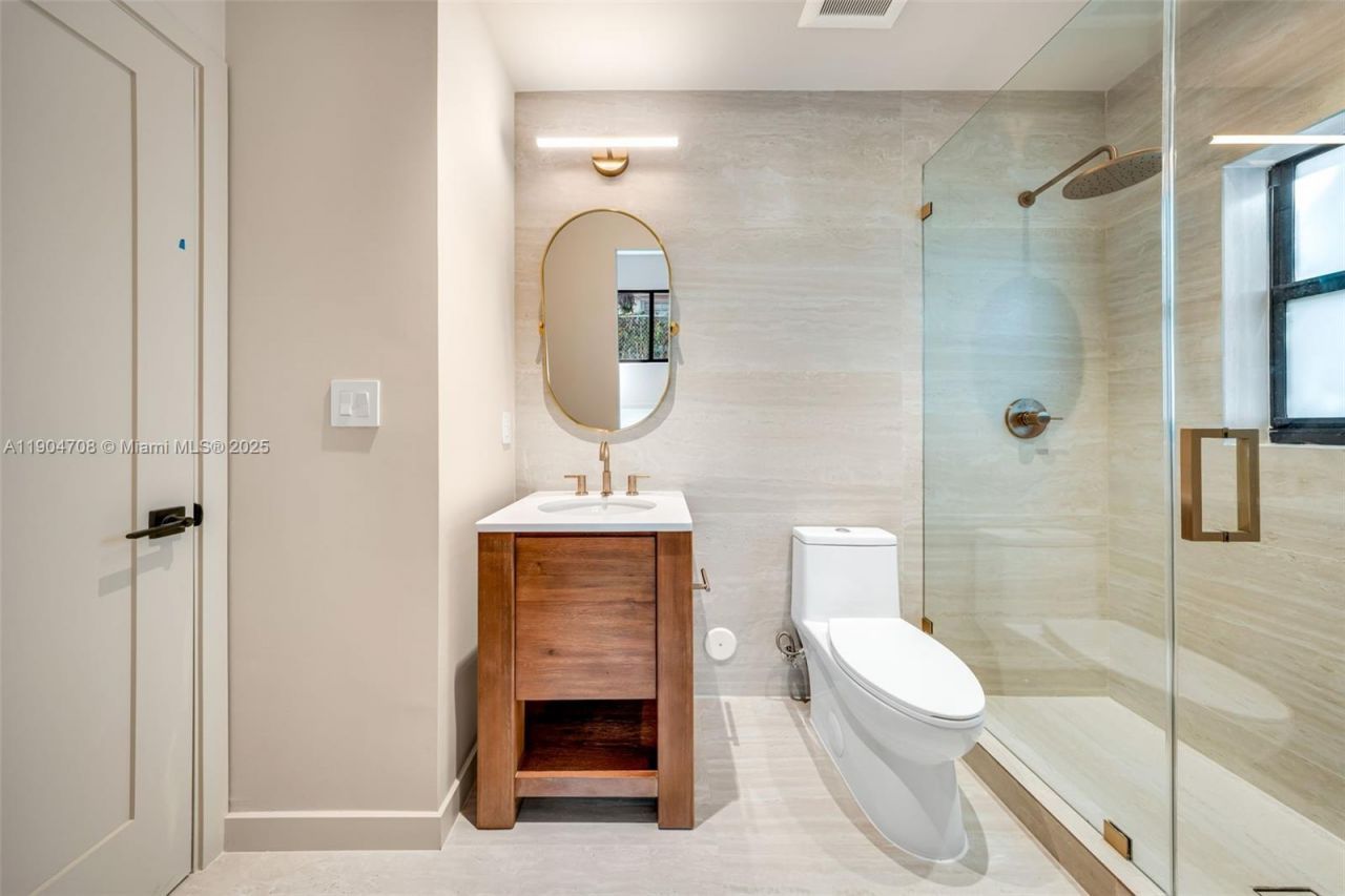 2625 SW 32nd Ct, Miami, FL 33133 Photo