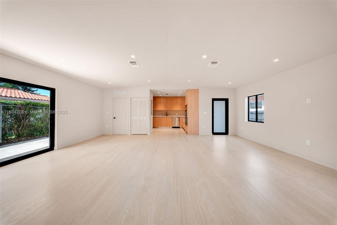 2625 SW 32nd Ct, Miami, FL 33133 Photo