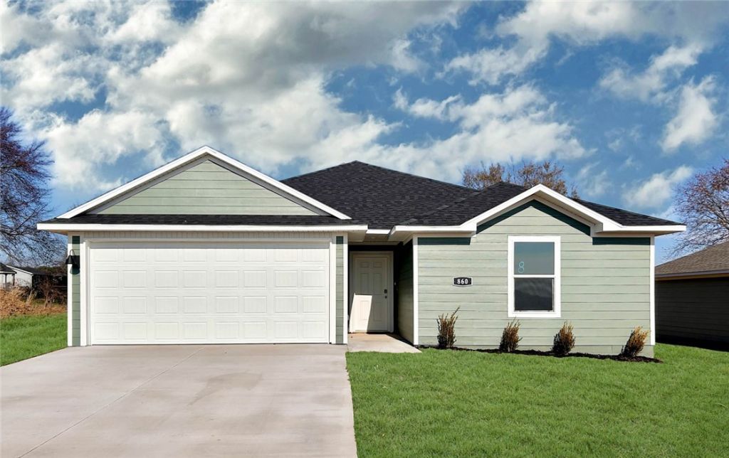 541 Mac Street, Prairie Grove, AR 72753 Main Photo