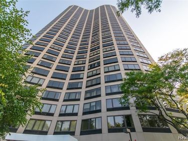 5000 Town Center, Southfield, MI 48075