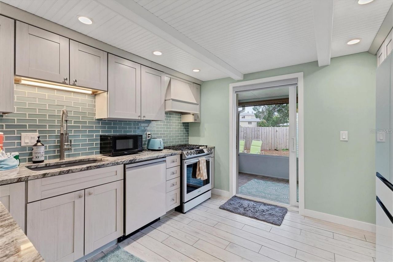 1686 Chapline Lane, Sarasota, FL 34231 Photo