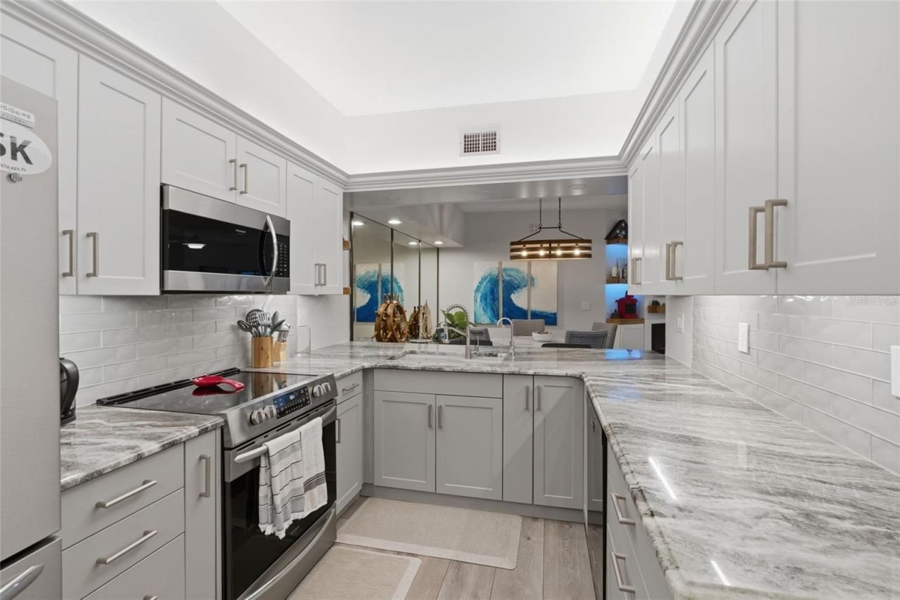 5768 Ashton Lake Drive, Unit 7, Sarasota, FL 34231 Photo