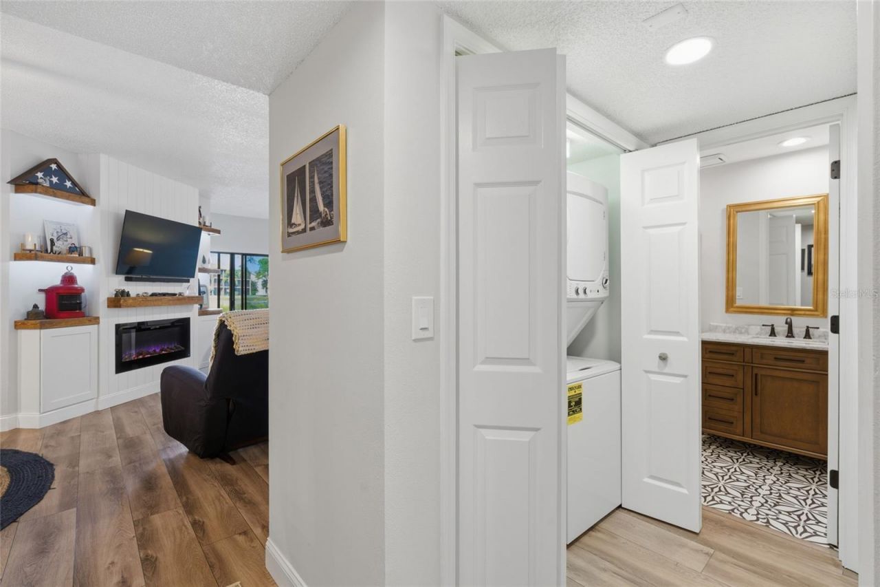 5768 Ashton Lake Drive, Unit 7, Sarasota, FL 34231 Photo