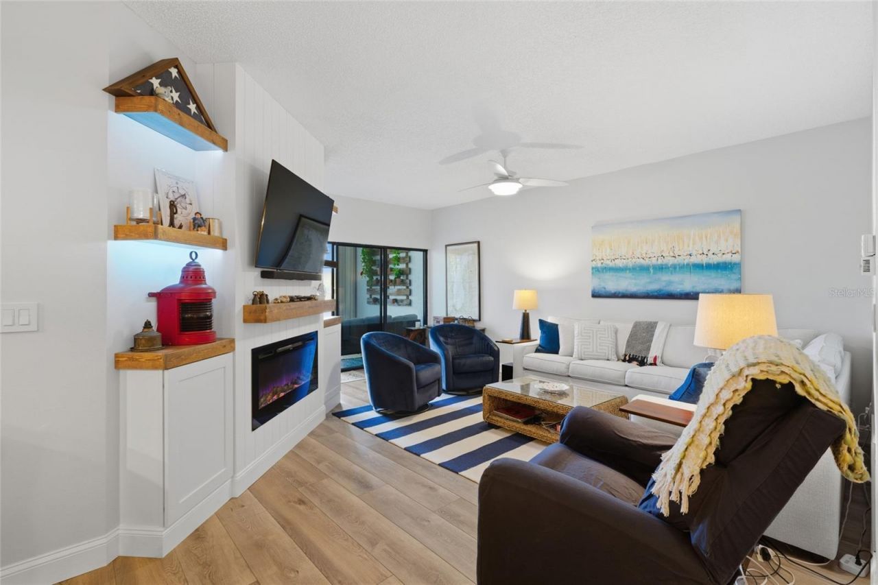 5768 Ashton Lake Drive, Unit 7, Sarasota, FL 34231 Photo