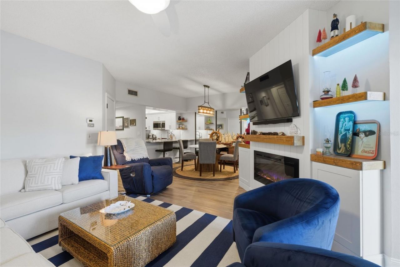 5768 Ashton Lake Drive, Unit 7, Sarasota, FL 34231 Photo