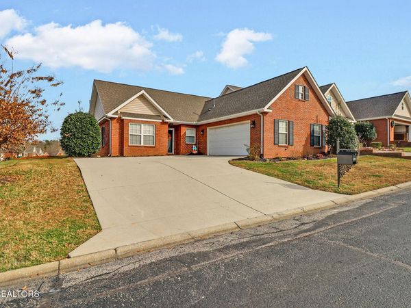7038 Winter Oaks Way, Knoxville, TN 37918