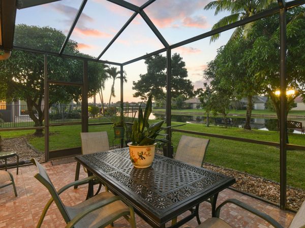 9863 Royal Cardigan Way, West Palm Beach, FL 33411