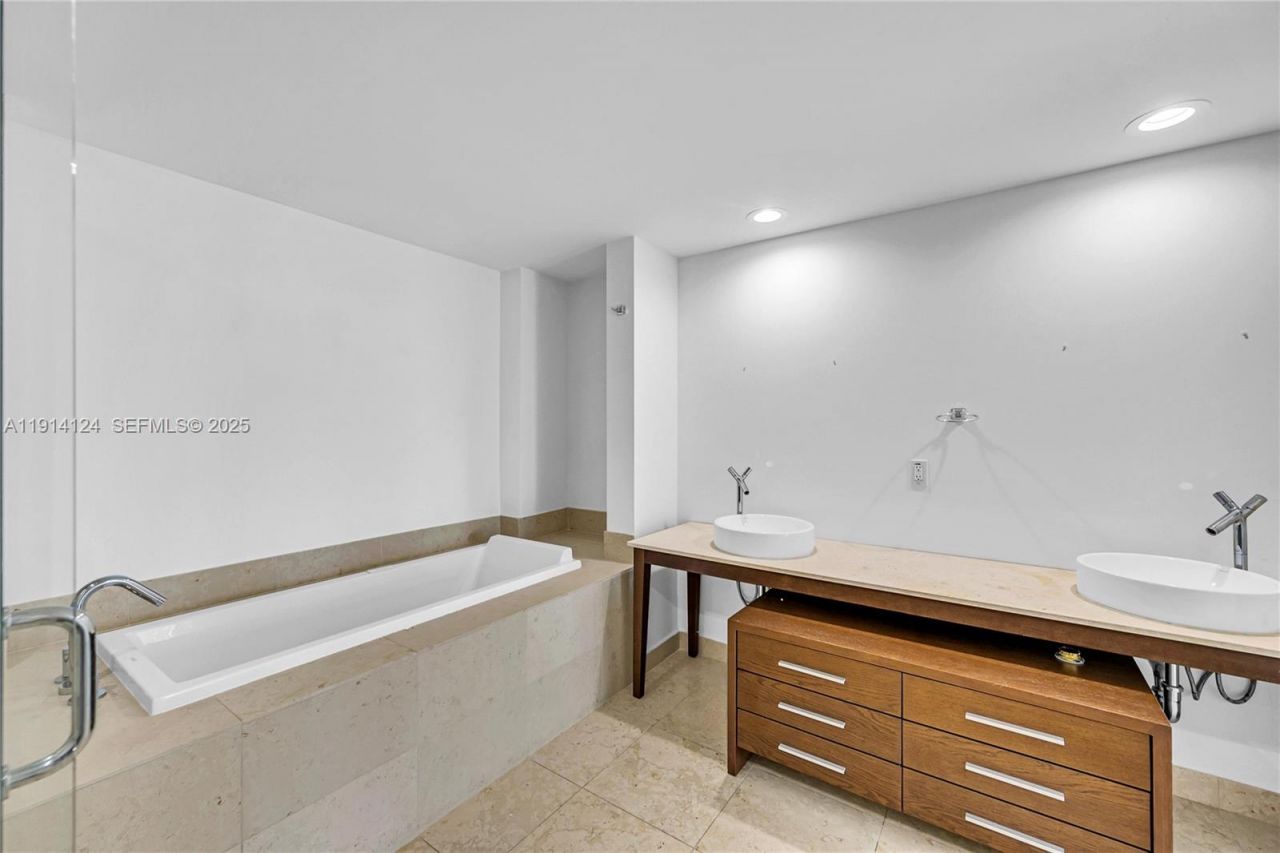 495 Brickell Ave, Unit 4903, Miami, FL 33131 Photo