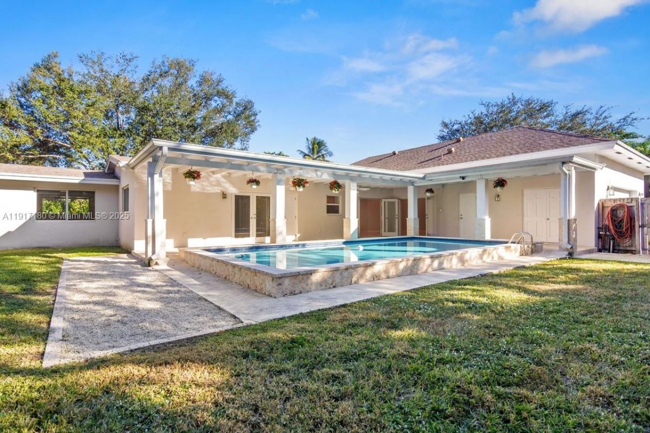 8365 SW 131st St, Pinecrest, FL 33156 Photo