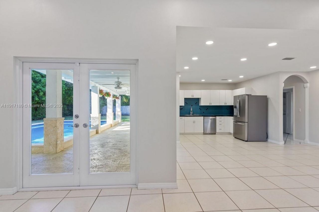 8365 SW 131st St, Pinecrest, FL 33156 Photo