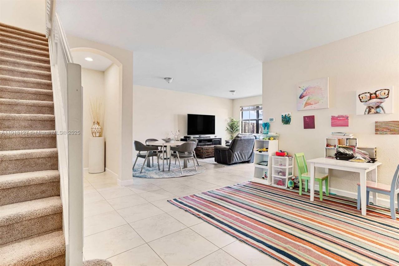 8456 Lake Majesty Ln, Unit 8456, Parkland, FL 33076 Photo