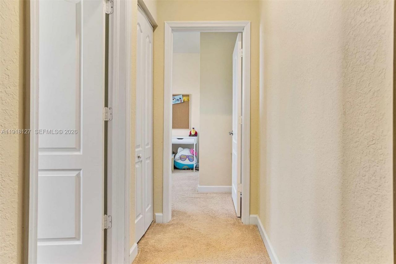 8456 Lake Majesty Ln, Unit 8456, Parkland, FL 33076 Photo