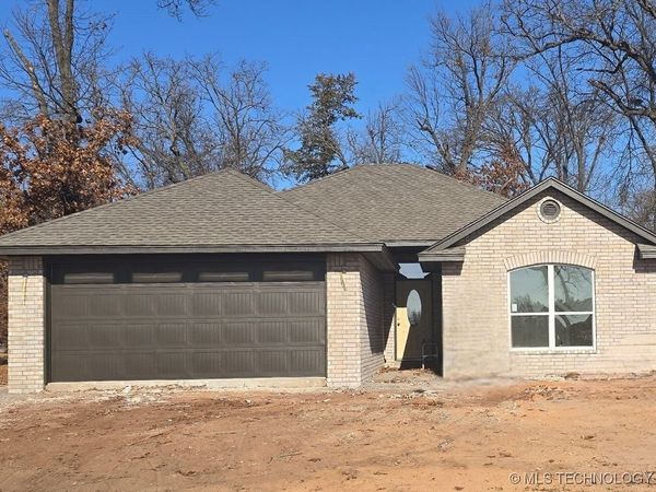 529 E Oak Tree Avenue, Perkins, OK 74059