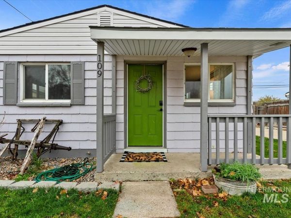 109 E 8th N, Mountain Home, ID 83647