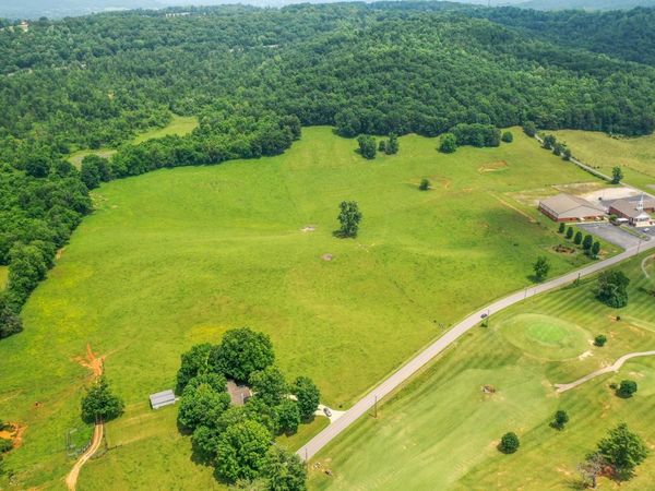 1364 Country Club Rd, Sparta, TN 38583