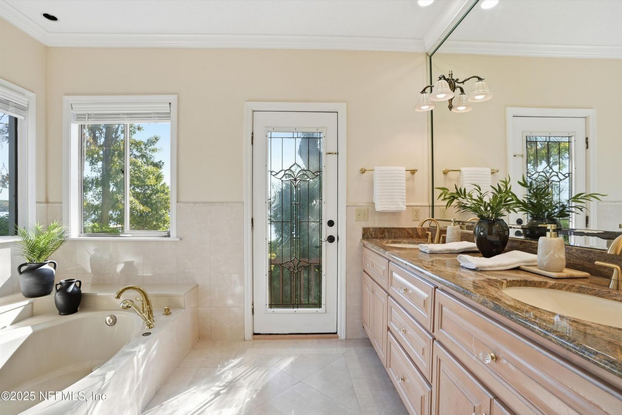 14566 Longview Drive S, Jacksonville, FL 32223 Photo