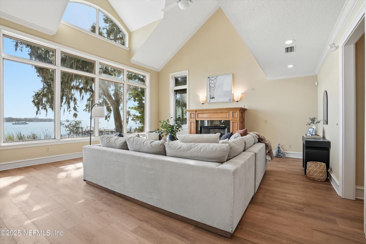 14566 Longview Drive S, Jacksonville, FL 32223 Photo