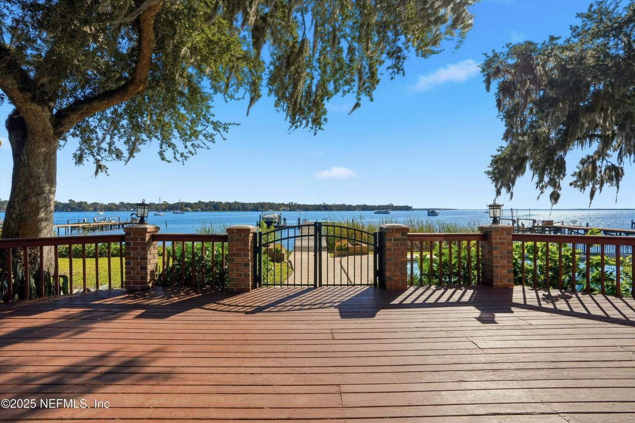 14566 Longview Drive S, Jacksonville, FL 32223 Photo