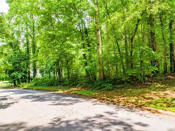 2790 Deerfield Drive, Lithia Springs, GA 30122