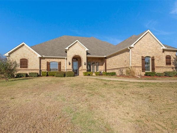 7701 Oak Creek Lane, Denton, TX 76208