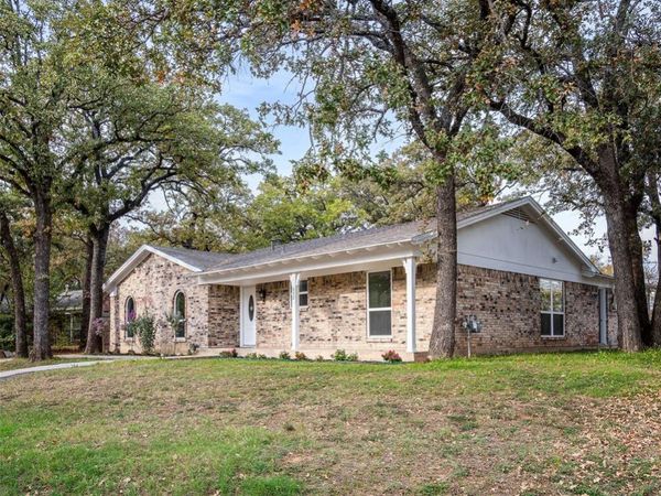 632 Melbourne Court, Hurst, TX 76053