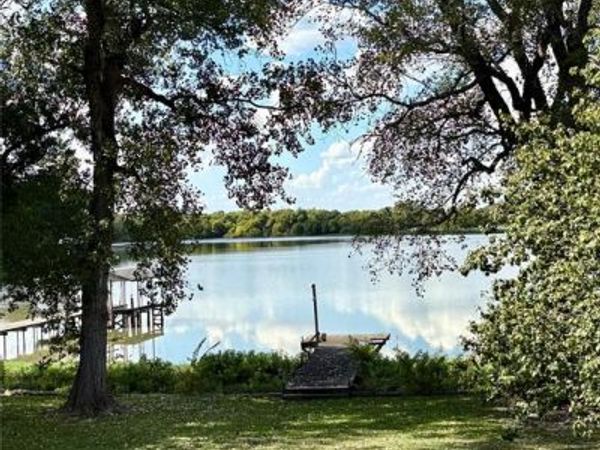 307 Lakewood Drive, Waxahachie, TX 75165