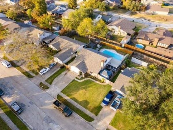 813 Via Avenida, Mesquite, TX 75150