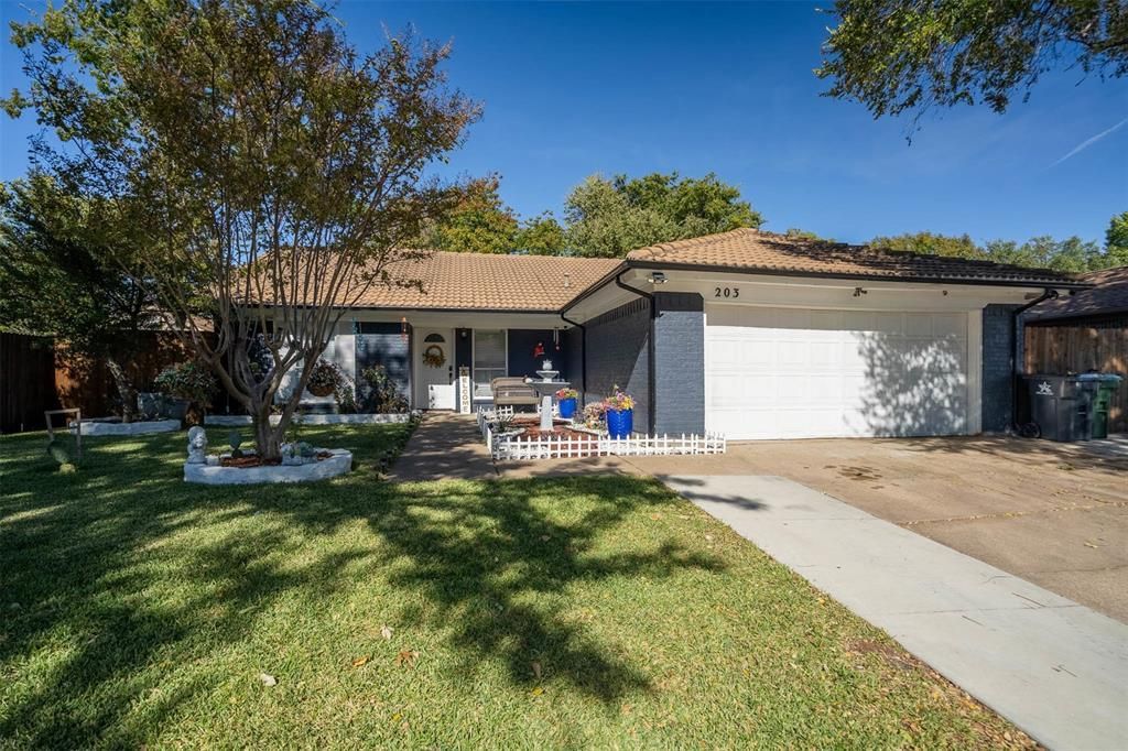 203 Lemon Drive, Arlington, TX 76018 Main Photo