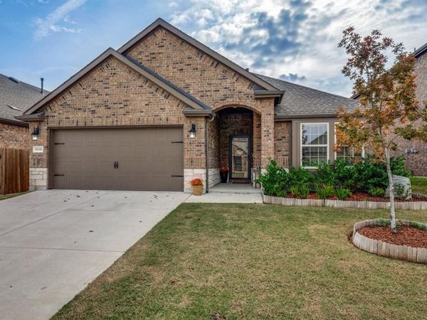10516 Breezeway Drive, Aubrey, TX 76227