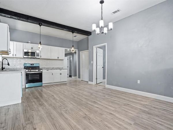 1107 E Allen Avenue, Fort Worth, TX 76104