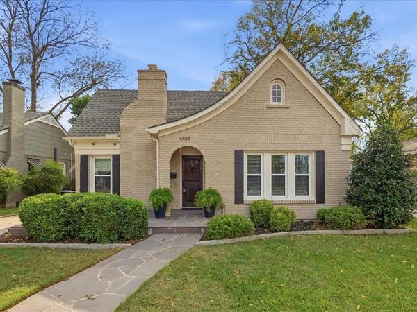 4325 Locke Avenue, Fort Worth, TX 76107