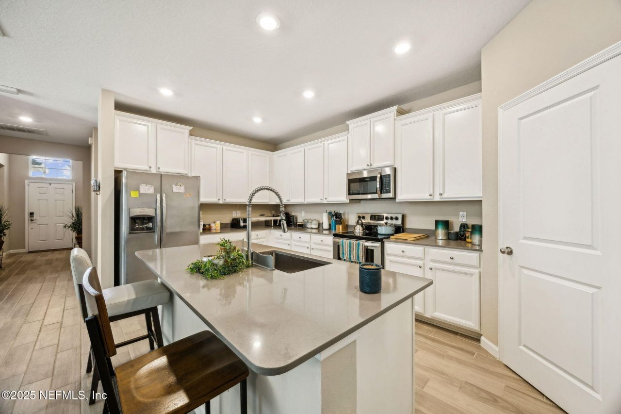 7581 Rock Brook Drive, Jacksonville, FL 32222 Photo