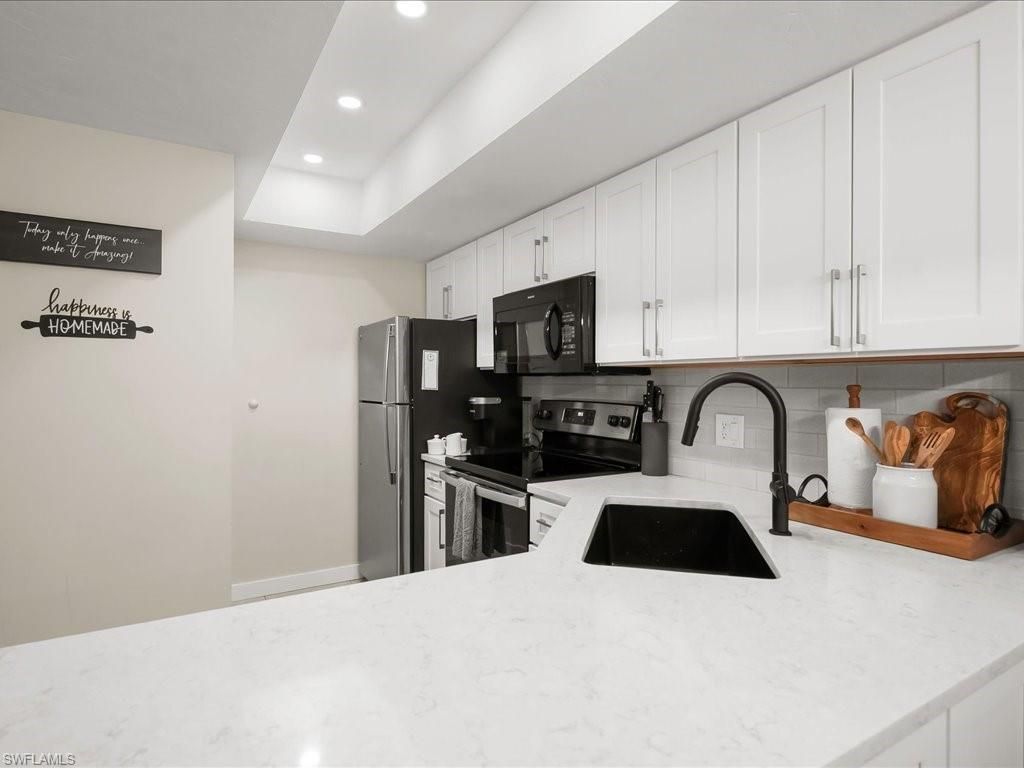 600 Neapolitan Way, Unit 225, Naples, FL 34103 Photo