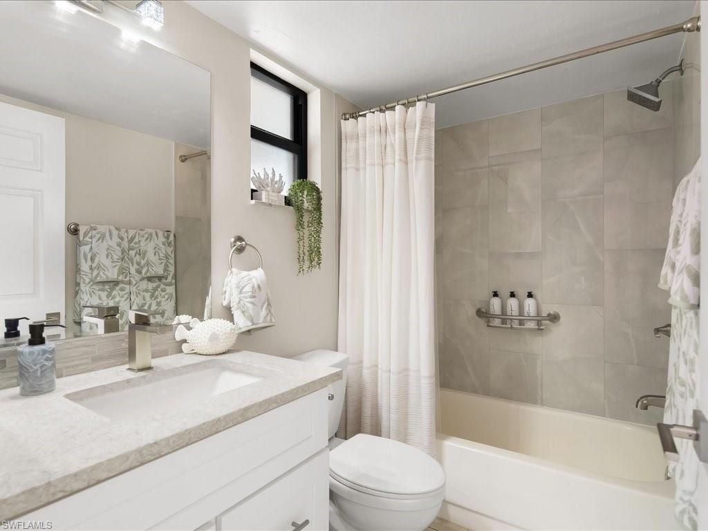 600 Neapolitan Way, Unit 225, Naples, FL 34103 Photo