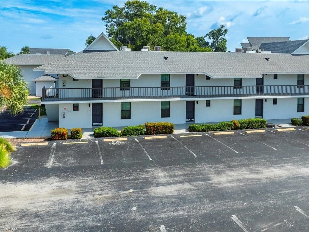 600 Neapolitan Way, Unit 225, Naples, FL 34103 Photo