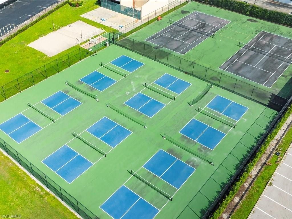 600 Neapolitan Way, Unit 225, Naples, FL 34103 Photo