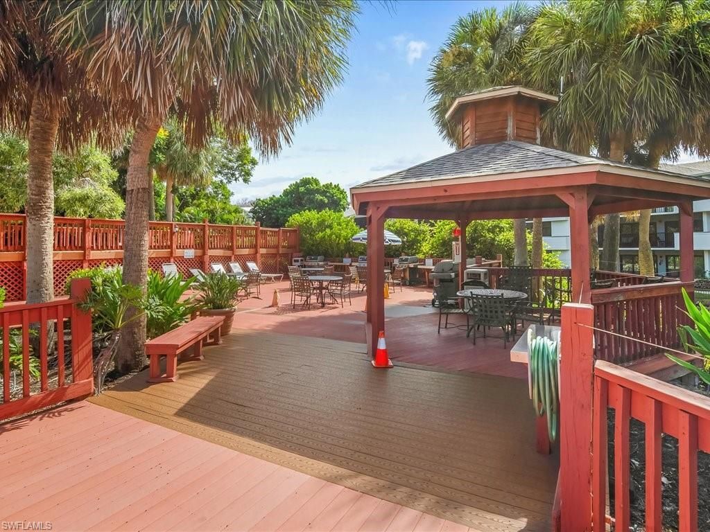 600 Neapolitan Way, Unit 225, Naples, FL 34103 Photo