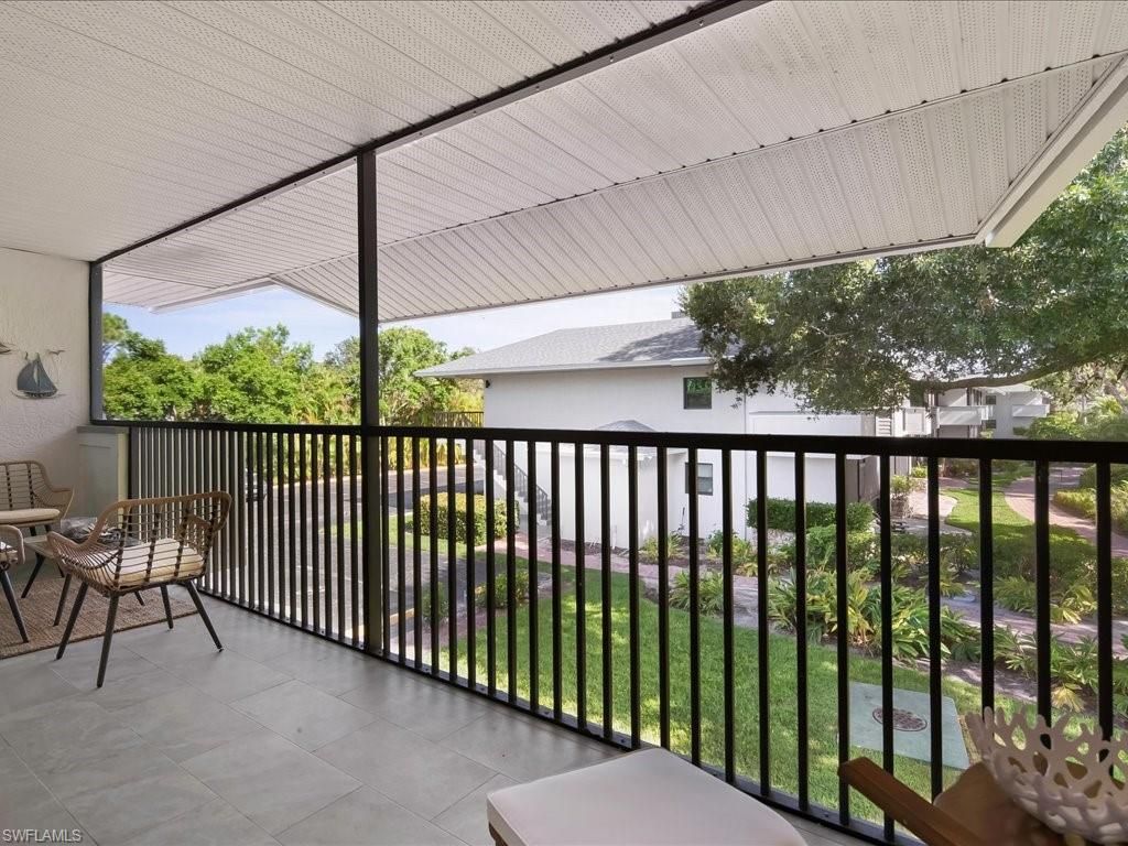 600 Neapolitan Way, Unit 225, Naples, FL 34103 Photo