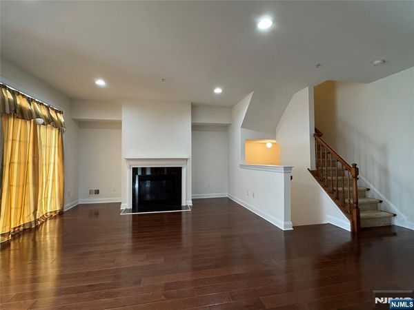 306 April Way, MIDDLETOWN, NJ 07748