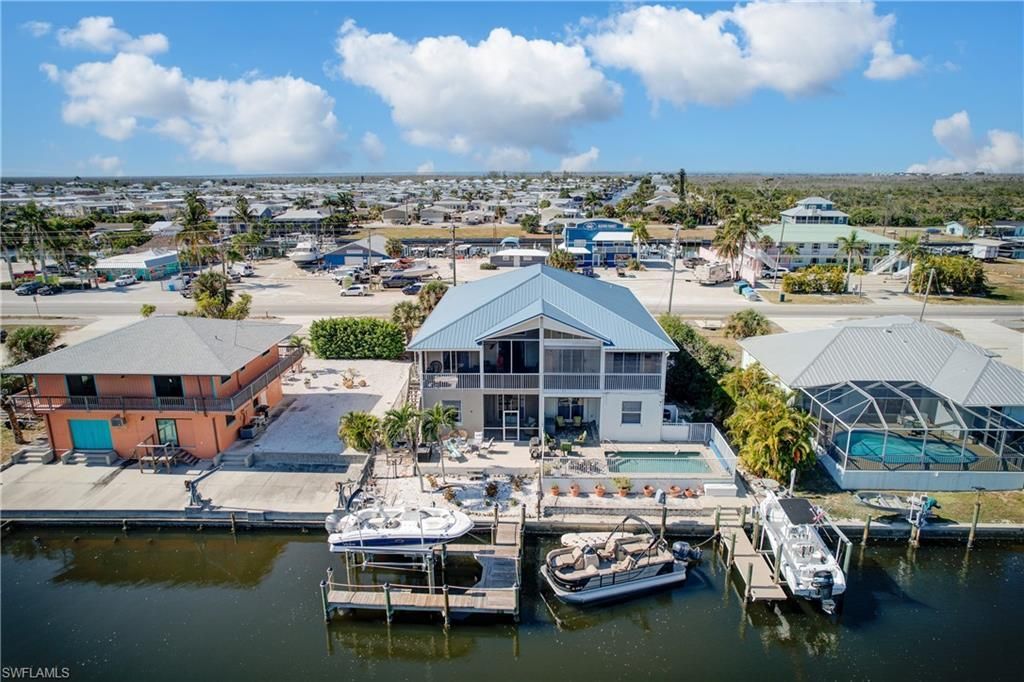 3184 Stringfellow Rd, Saint James City, FL 33956 Photo