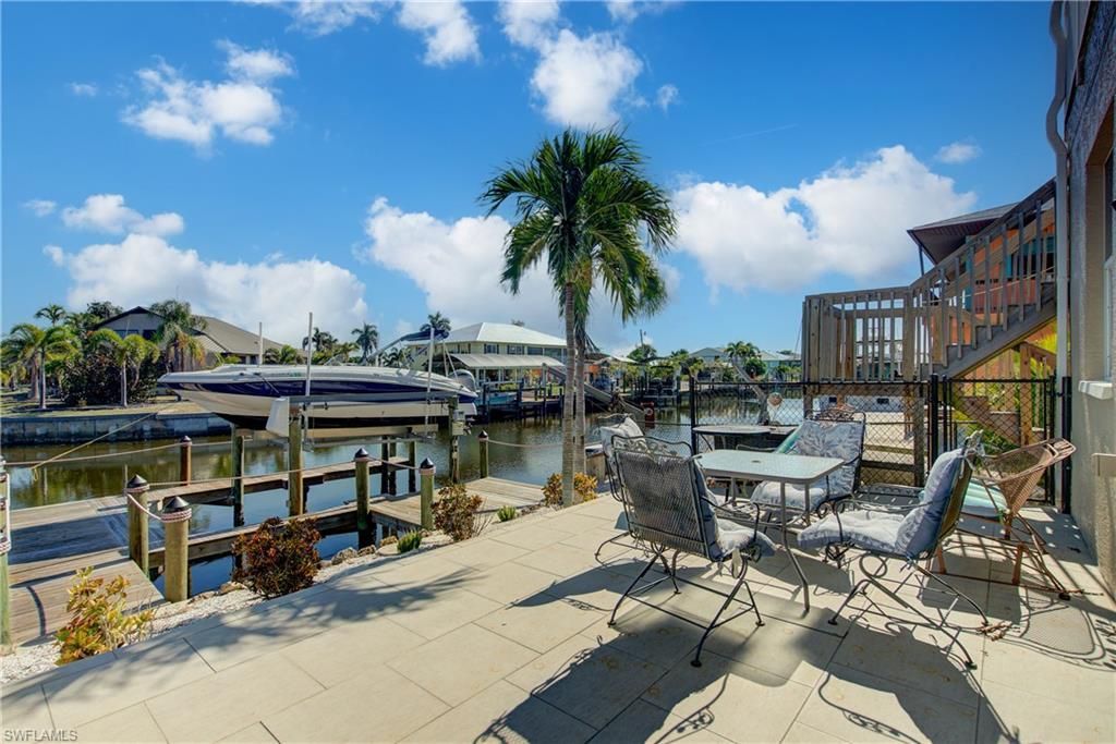 3184 Stringfellow Rd, Saint James City, FL 33956 Photo